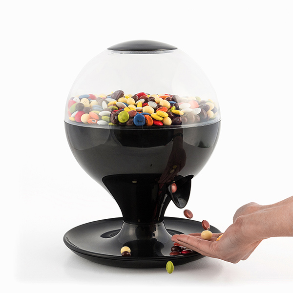 Bevægelsesstyret slik- og snackdispenser