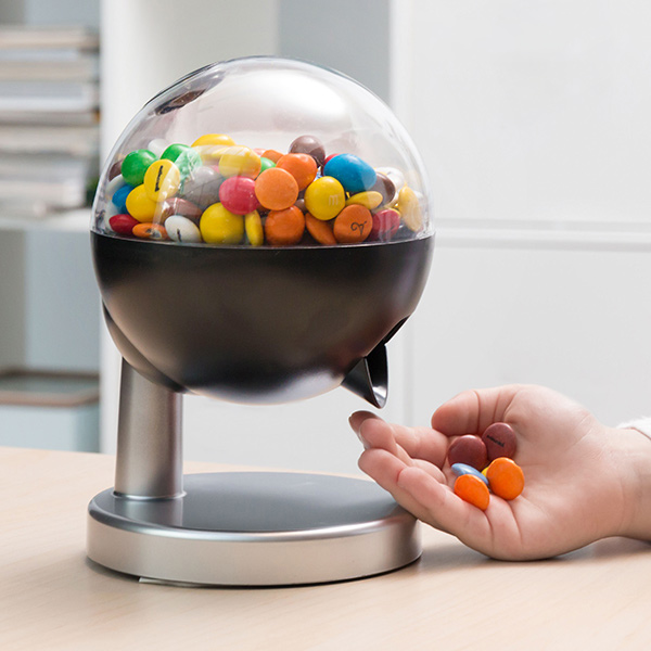 Mini automatisk snacksdispenser
